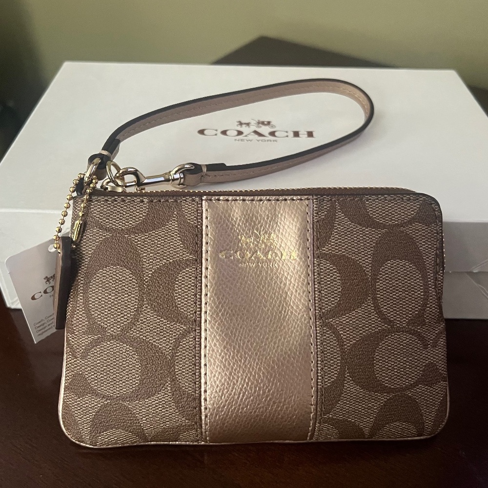 NEW COACH Wristlet Wallet